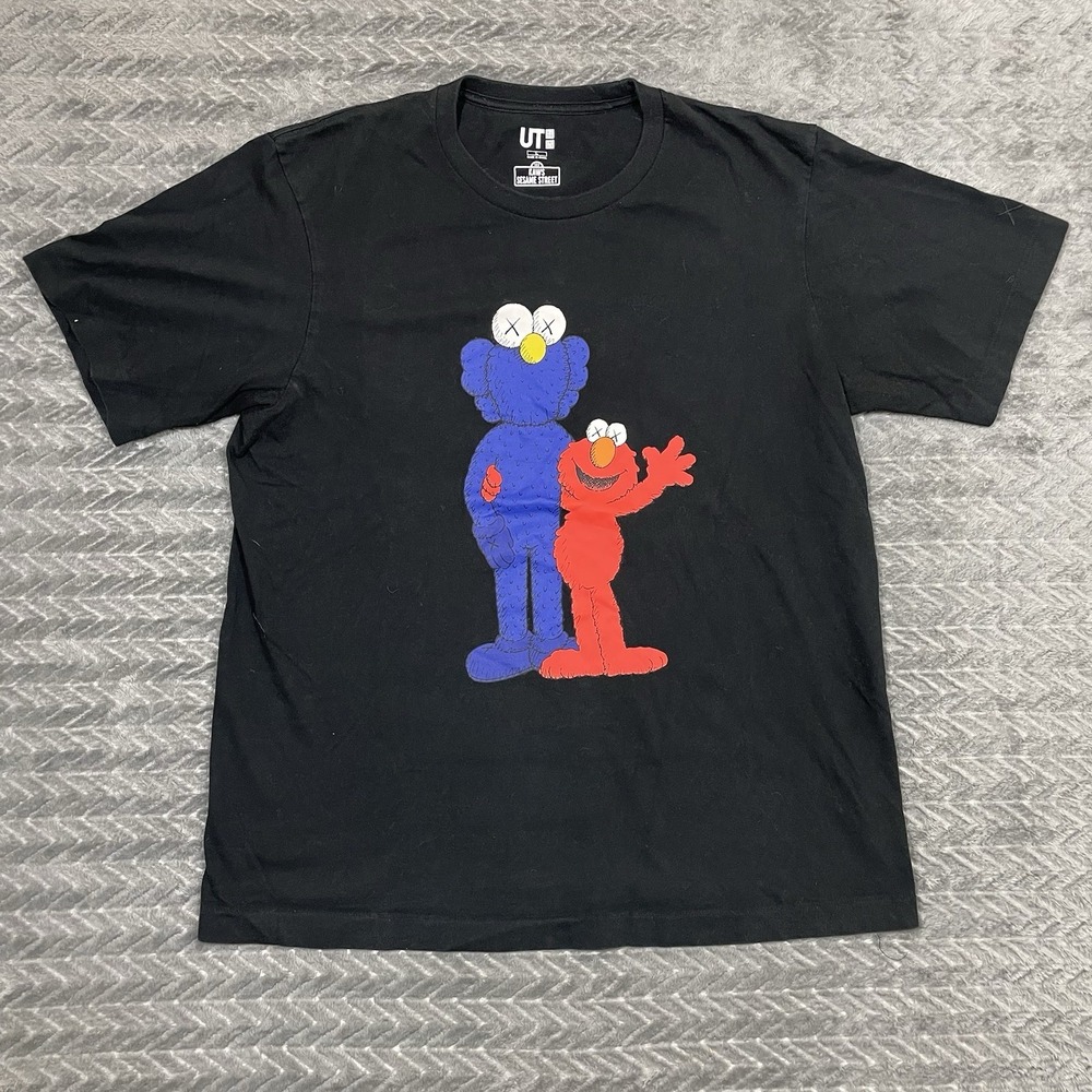 Uniqlo Kaws Sesame Street Elmo T Shirt Adult Large Black Graphic